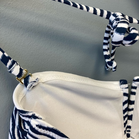 H&M Swimsuit Halter Top Women’s Blue White Bikini Padded Bathing Suit Size 6 [s] - Picture 7 of 7